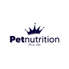 לוגו עבור Pet Nutrition House Ltd. הכולל סמל של כתר כהה מעל הכיתוב "Petnutrition" ו"House Ltd." בכתב יד מתחת על רקע בהיר.